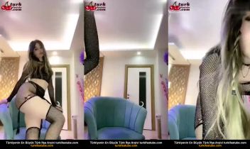 Üvey kardeşin Çıplak yayını ifşası